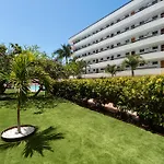 Daire Palm View Camelias