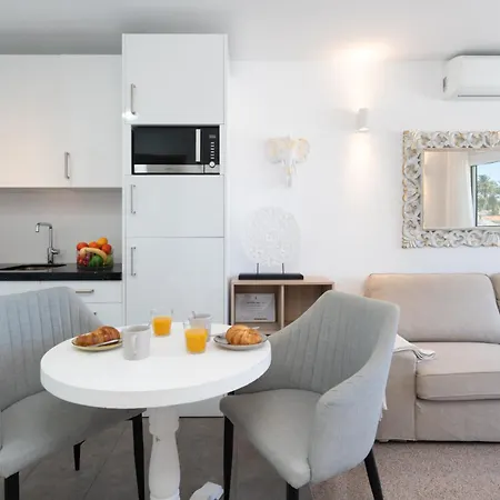 Palm View Camelias Apartament